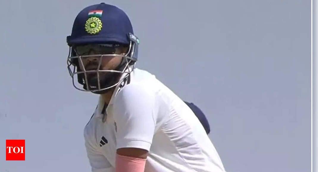 Shreyas Iyer comes out to bat wearing sunglasses, falls for a duck in Duleep Trophy | Cricket News Shreyas Iyer comes out to bat wearing sunglasses, falls for a duck in Duleep Trophy | Cricket News