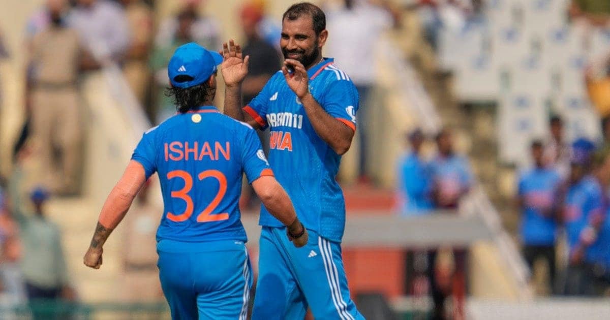 अब कैसे जाएंगे ऑस्ट्रेलिया? ऐसे गेंद पकड़ने गए मोहम्मद शमी कि हो गए चोटिल, बढ़ गई टीम इंडिया की चिंता अब कैसे जाएंगे ऑस्ट्रेलिया? ऐसे गेंद पकड़ने गए मोहम्मद शमी कि हो गए चोटिल, बढ़ गई टीम इंडिया की चिंता