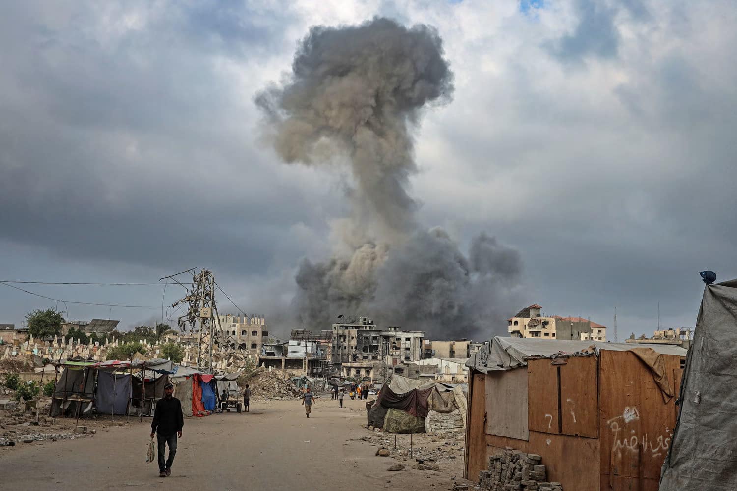 Israel faces new pressure over hospital strikes as Trump chairs Gaza meeting Israel faces new pressure over hospital strikes as Trump chairs Gaza meeting