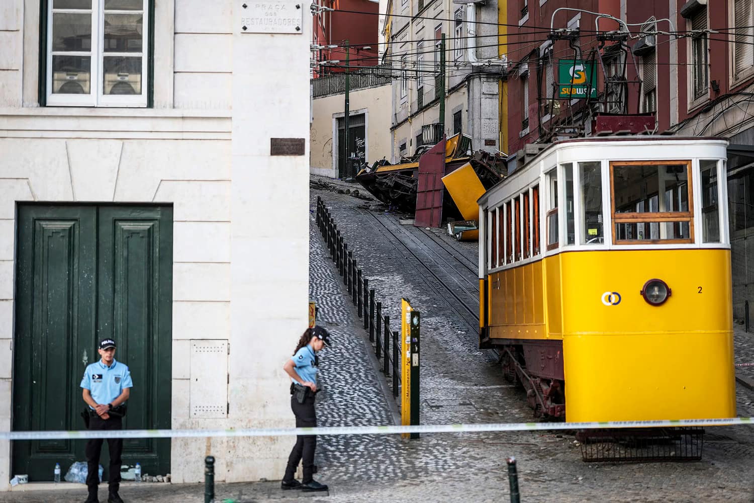 Lisbon streetcar crash death toll rises to 16 as Portugal observes day of mourning Lisbon streetcar crash death toll rises to 16 as Portugal observes day of mourning