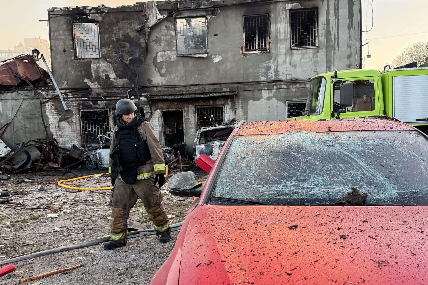 Trump’s rhetoric on Ukraine changes, while his actions so far remain the same Trump’s rhetoric on Ukraine changes, while his actions so far remain the same