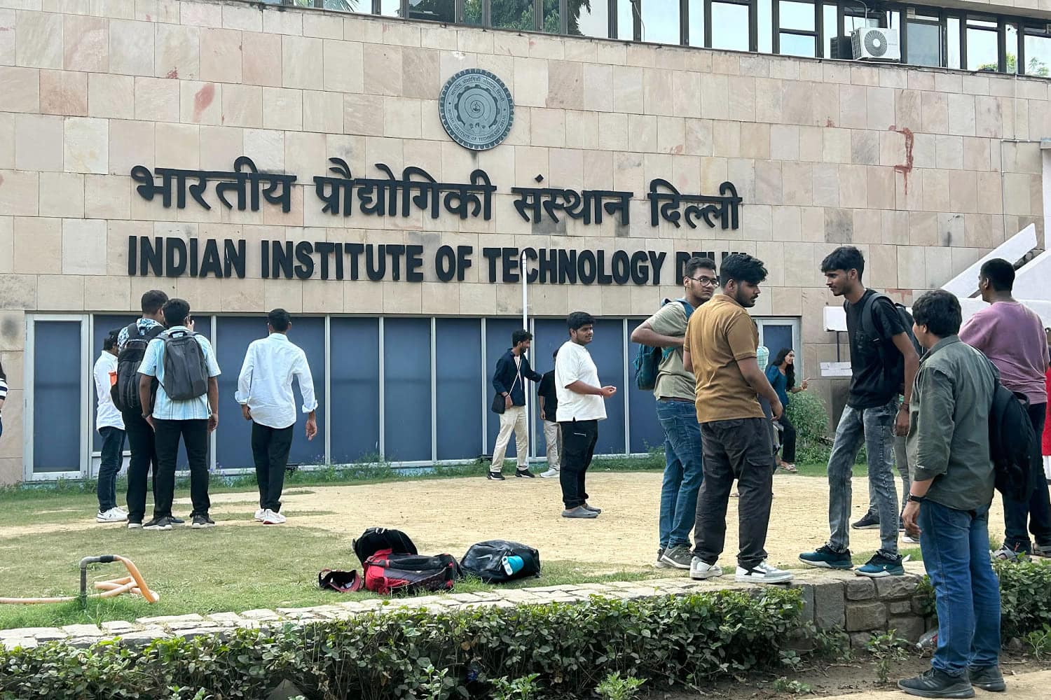 H-1B visa shake-up crushes the American dream for Indian students H-1B visa shake-up crushes the American dream for Indian students