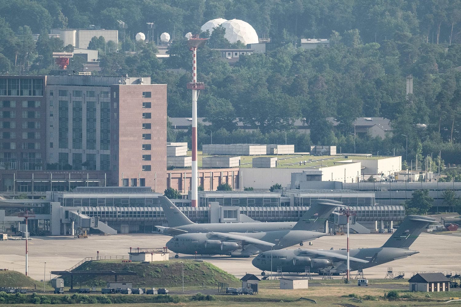 Workers on overseas U.S. bases go without pay as some are directed to food pantries Workers on overseas U.S. bases go without pay as some are directed to food pantries