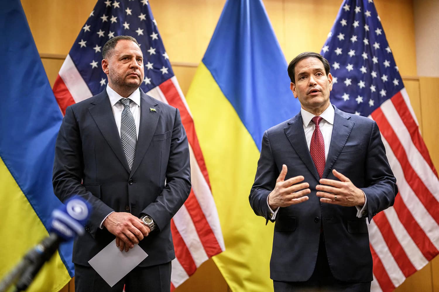 U.S. and Ukraine hail progress in talks as they work on ‘refined’ peace plan U.S. and Ukraine hail progress in talks as they work on ‘refined’ peace plan