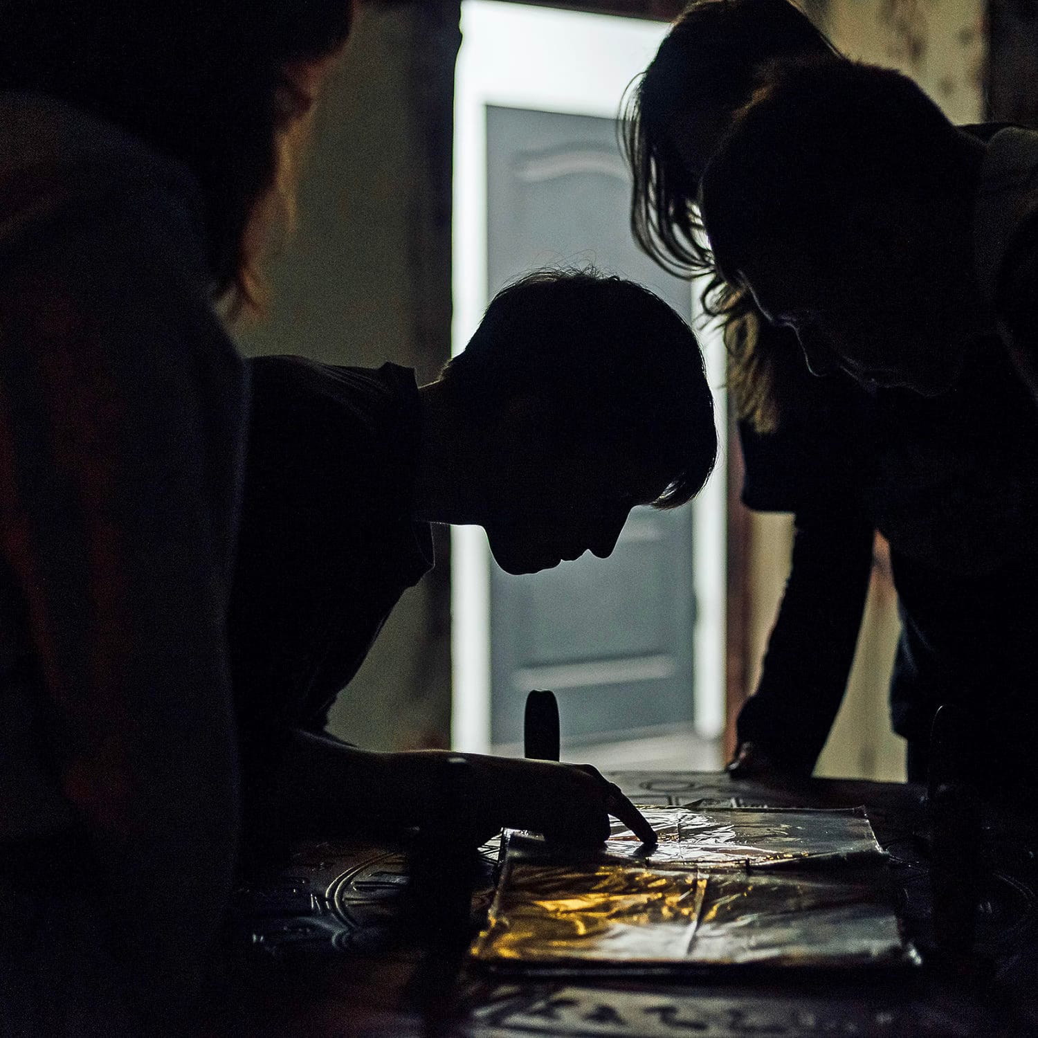 Ukrainians get creative to keep businesses alive amid winter blackouts Ukrainians get creative to keep businesses alive amid winter blackouts