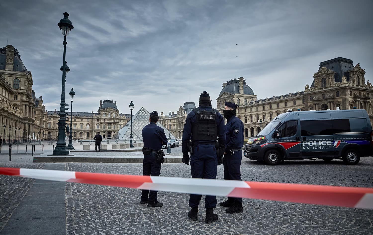 Four more arrested in connection with Louvre heist, Paris prosecutor says Four more arrested in connection with Louvre heist, Paris prosecutor says