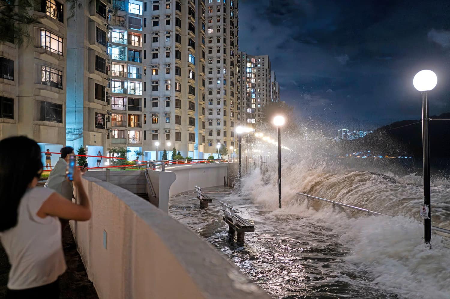 Super Typhoon slams into Hong Kong after killing at least 17 in Taiwan Super Typhoon slams into Hong Kong after killing at least 17 in Taiwan